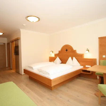 Alpenhotel Neuwirt Szálloda