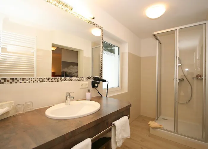 Ξενοδοχείο Alpenhotel Neuwirt 4*