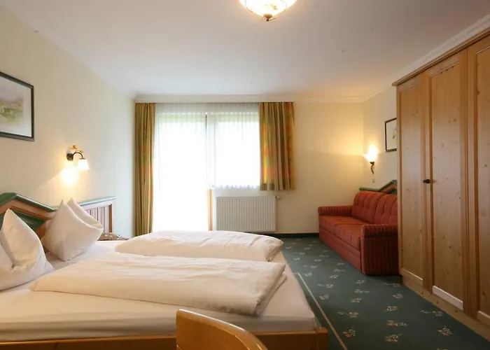 Hotell Alpenhotel Neuwirt 4*